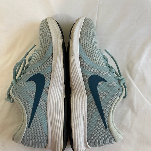 Nike Women's Revolution 4 Running Shoe Ocean Bliss/Blue Force/Glacier Blue SZ 7 - Picture 7 of 13